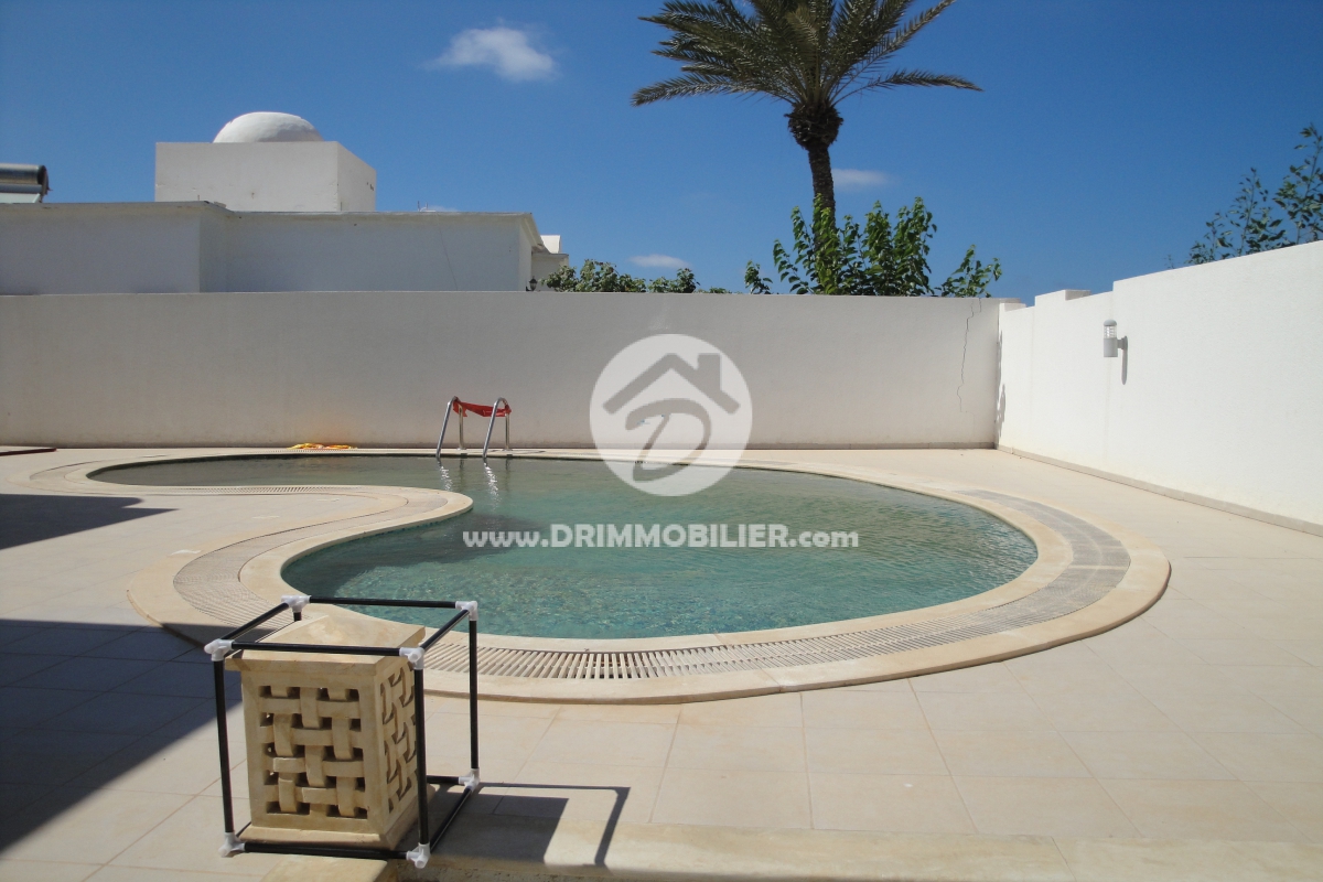 L 121 -                            Vente
                           Villa avec piscine Djerba